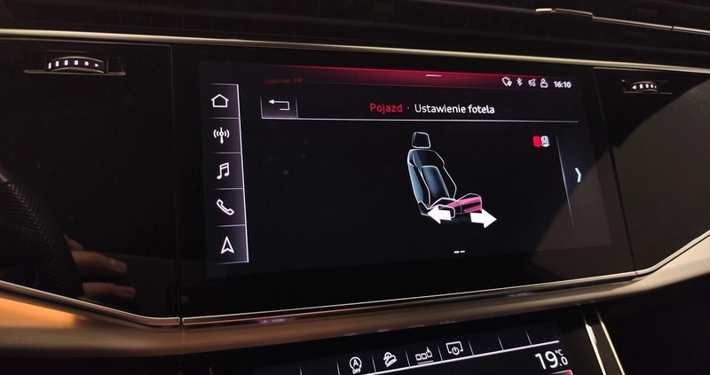 Audi SQ8 cena 430000 przebieg: 63000, rok produkcji 2019 z Kozienice małe 562